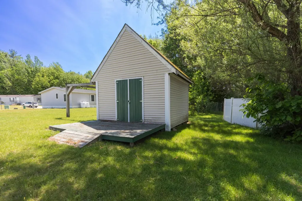 174 Spruce Drive Farmington NH 03836