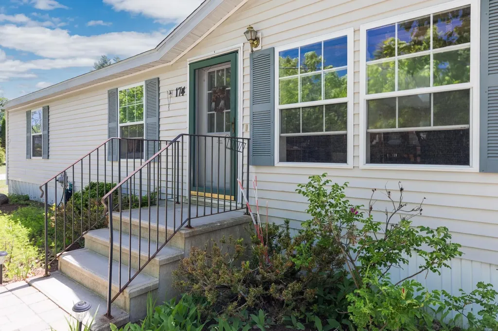 174 Spruce Drive Farmington NH 03836