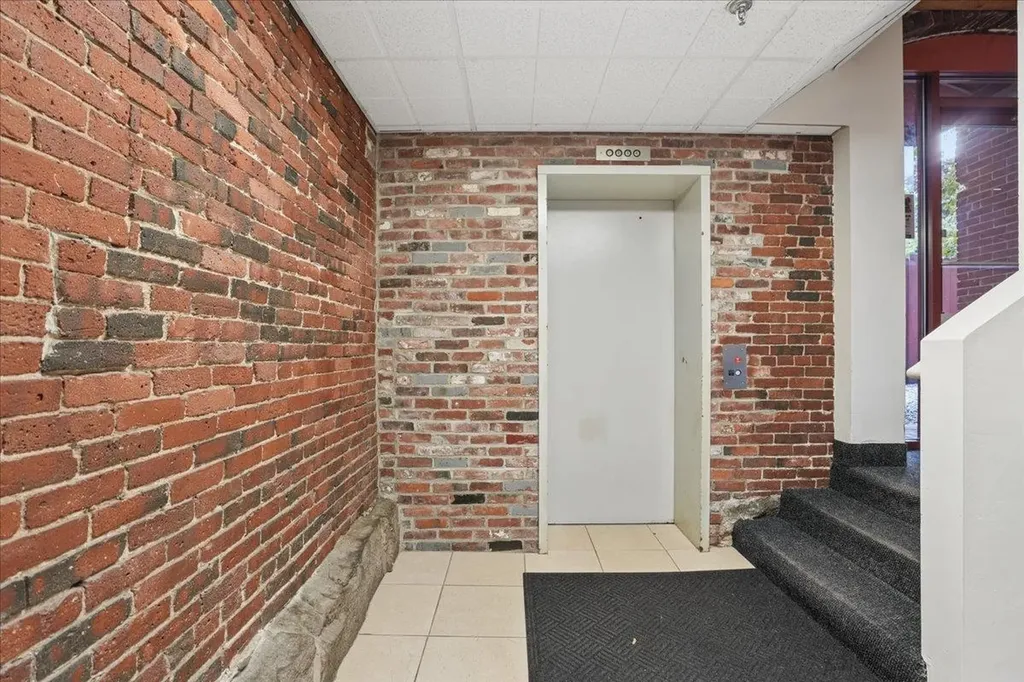 335 Cypress Street Manchester NH 03103