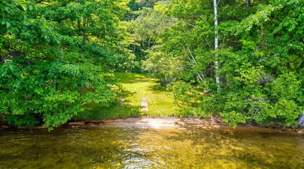 618 Shore Drive Laconia NH 03246
