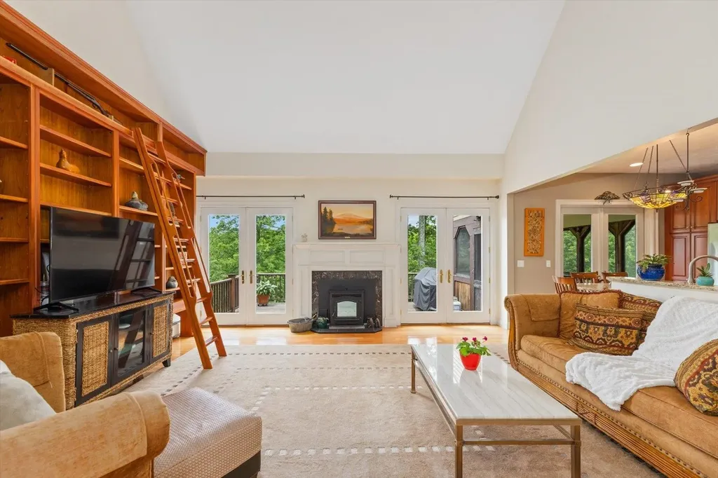 55 Chestnut Hill Road Dublin NH 03444