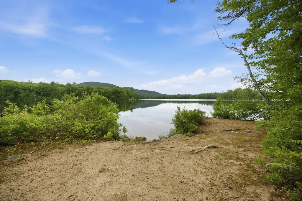 63 Moose Walk Moultonborough NH 03254