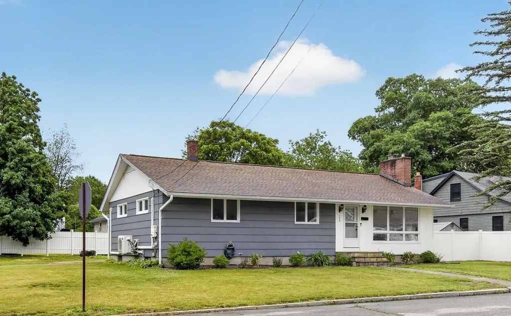 143 Highland Park Avenue Manchester NH 03103
