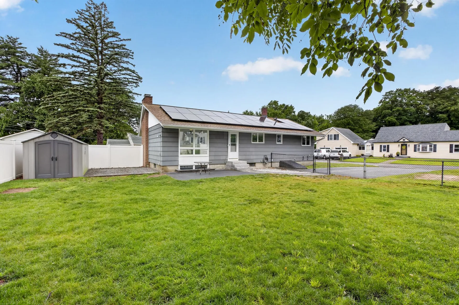 143 Highland Park Avenue Manchester NH 03103
