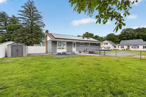 143 Highland Park Avenue Manchester NH 03103