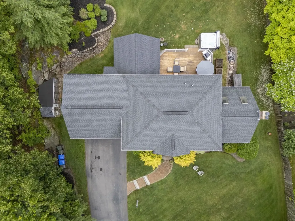 7 Cheshire Court Londonderry NH 03053