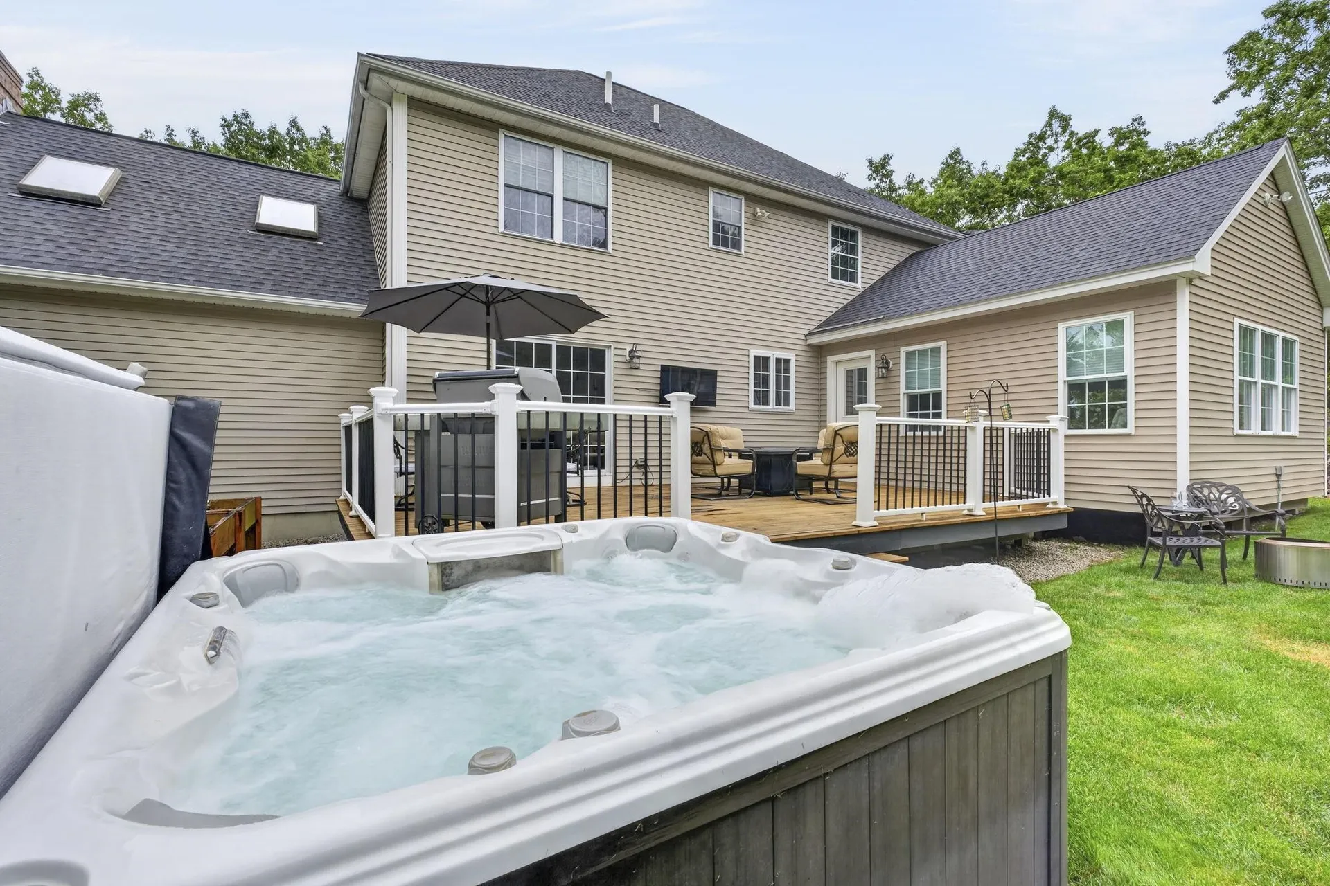 7 Cheshire Court Londonderry NH 03053