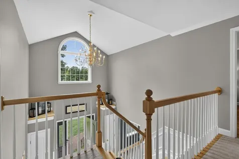 7 Cheshire Court Londonderry NH 03053