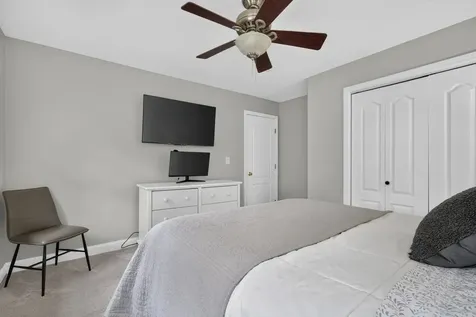 7 Cheshire Court Londonderry NH 03053