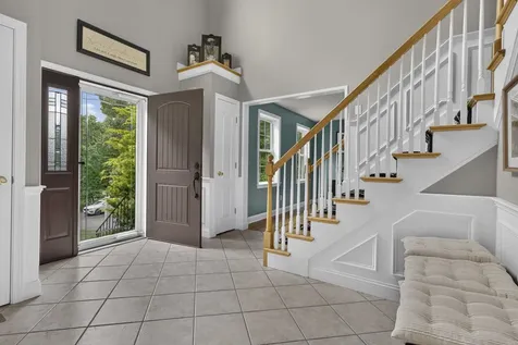 7 Cheshire Court Londonderry NH 03053