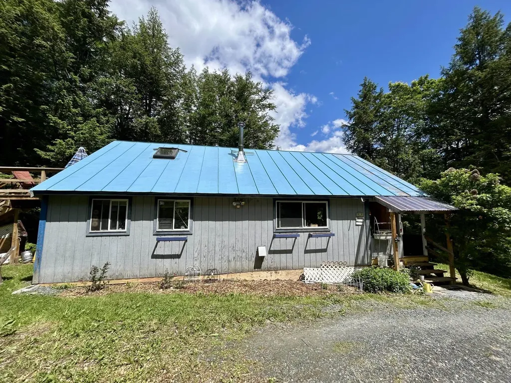 8 Mary White Road Tunbridge VT 05077