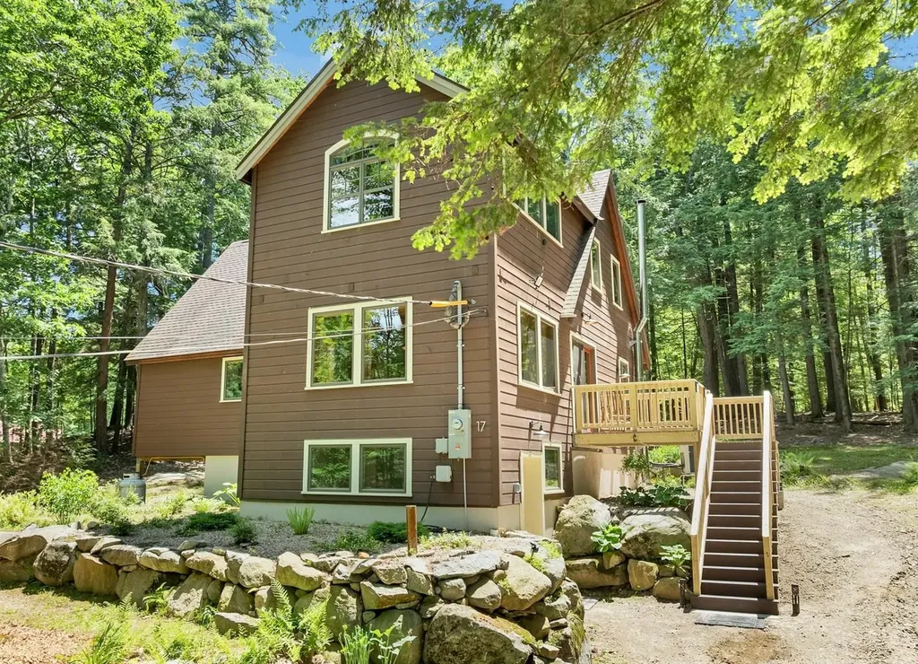 11 Senna Way Moultonborough NH 03254