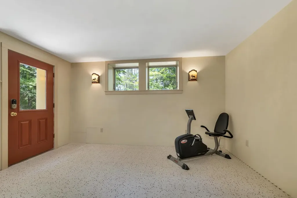 11 Senna Way Moultonborough NH 03254