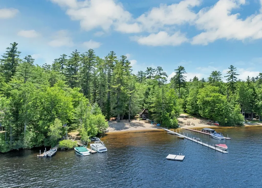11 Senna Way Moultonborough NH 03254