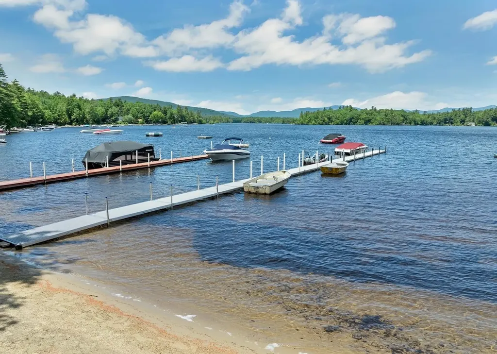 11 Senna Way Moultonborough NH 03254