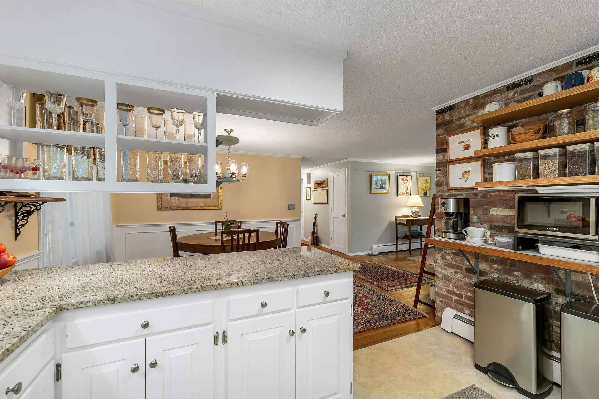 2 Glendale Road North Hampton NH 03862