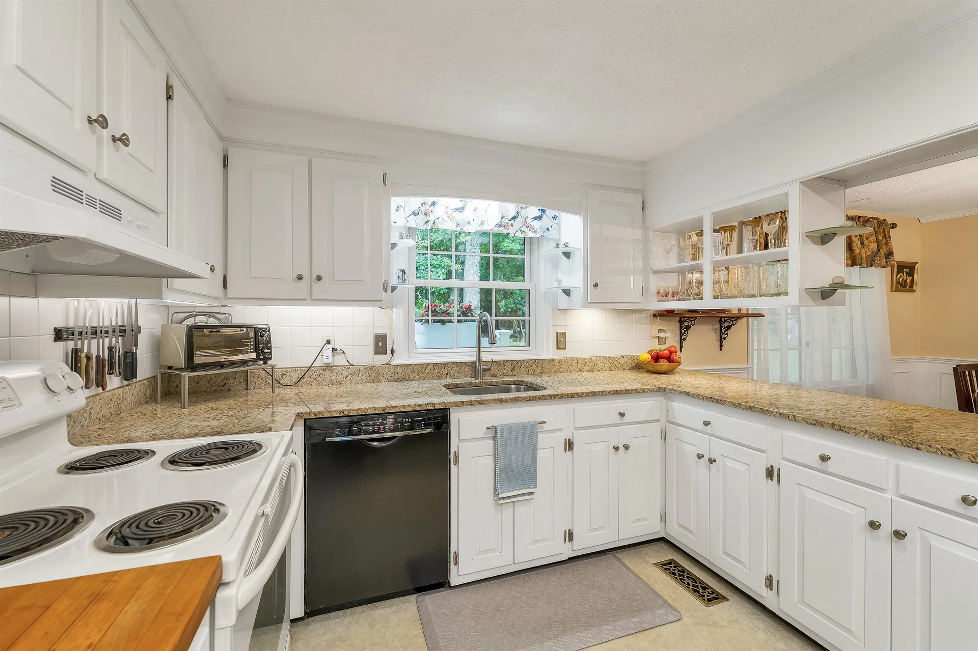 2 Glendale Road North Hampton NH 03862