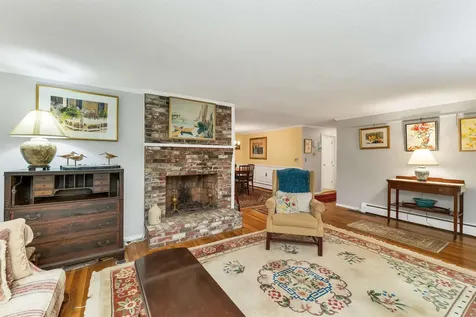 2 Glendale Road North Hampton NH 03862