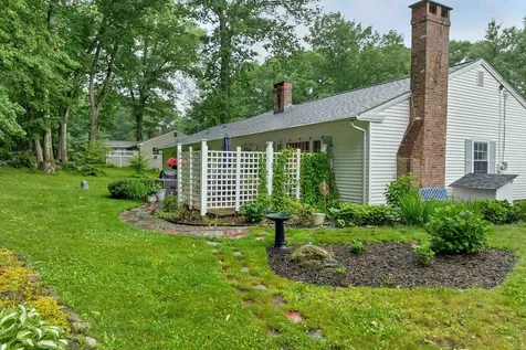 2 Glendale Road North Hampton NH 03862
