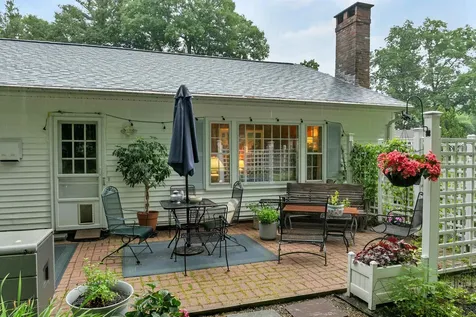 2 Glendale Road North Hampton NH 03862
