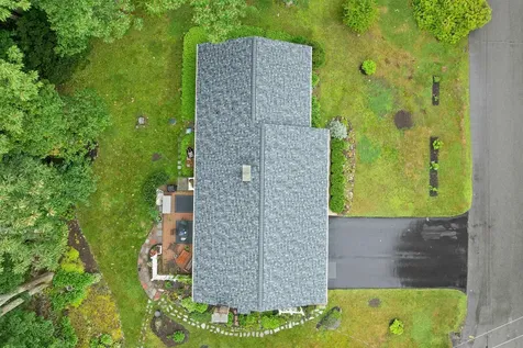 2 Glendale Road North Hampton NH 03862