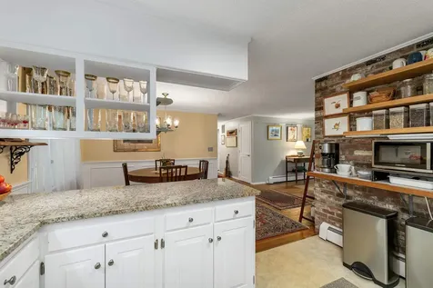 2 Glendale Road North Hampton NH 03862