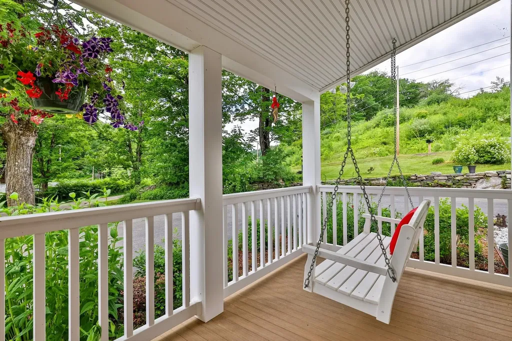 35 Theron Fisher Road Grafton VT 05146