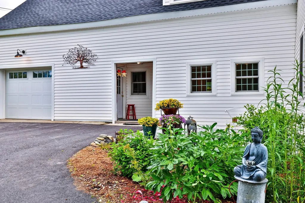 35 Theron Fisher Road Grafton VT 05146