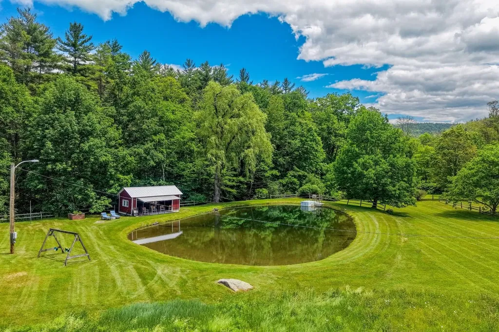 35 Theron Fisher Road Grafton VT 05146
