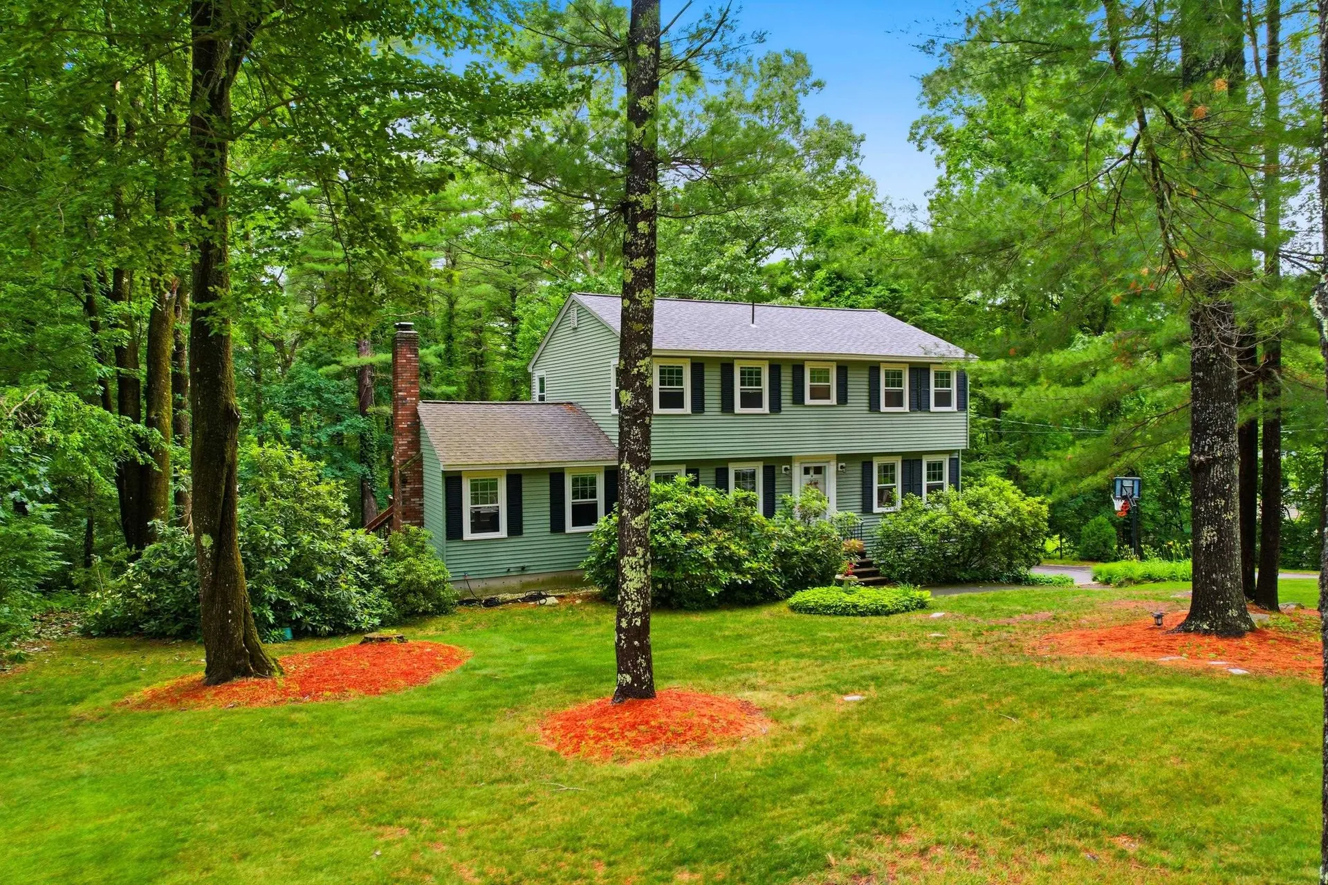 9 King Edward Drive Londonderry NH 03053