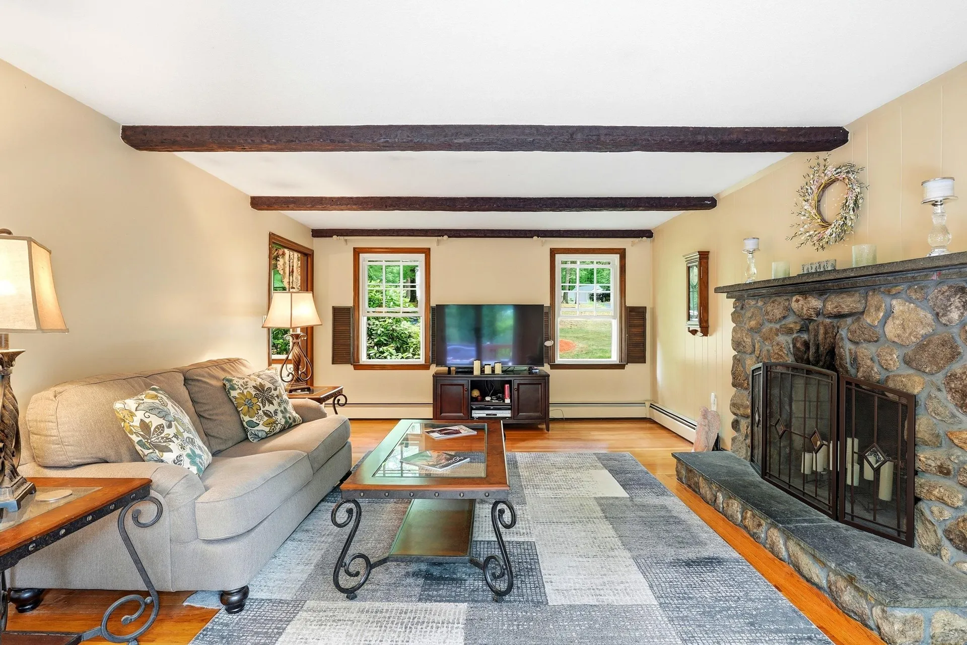 9 King Edward Drive Londonderry NH 03053