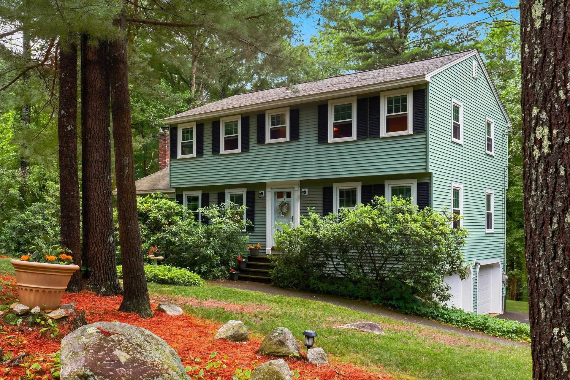 9 King Edward Drive Londonderry NH 03053