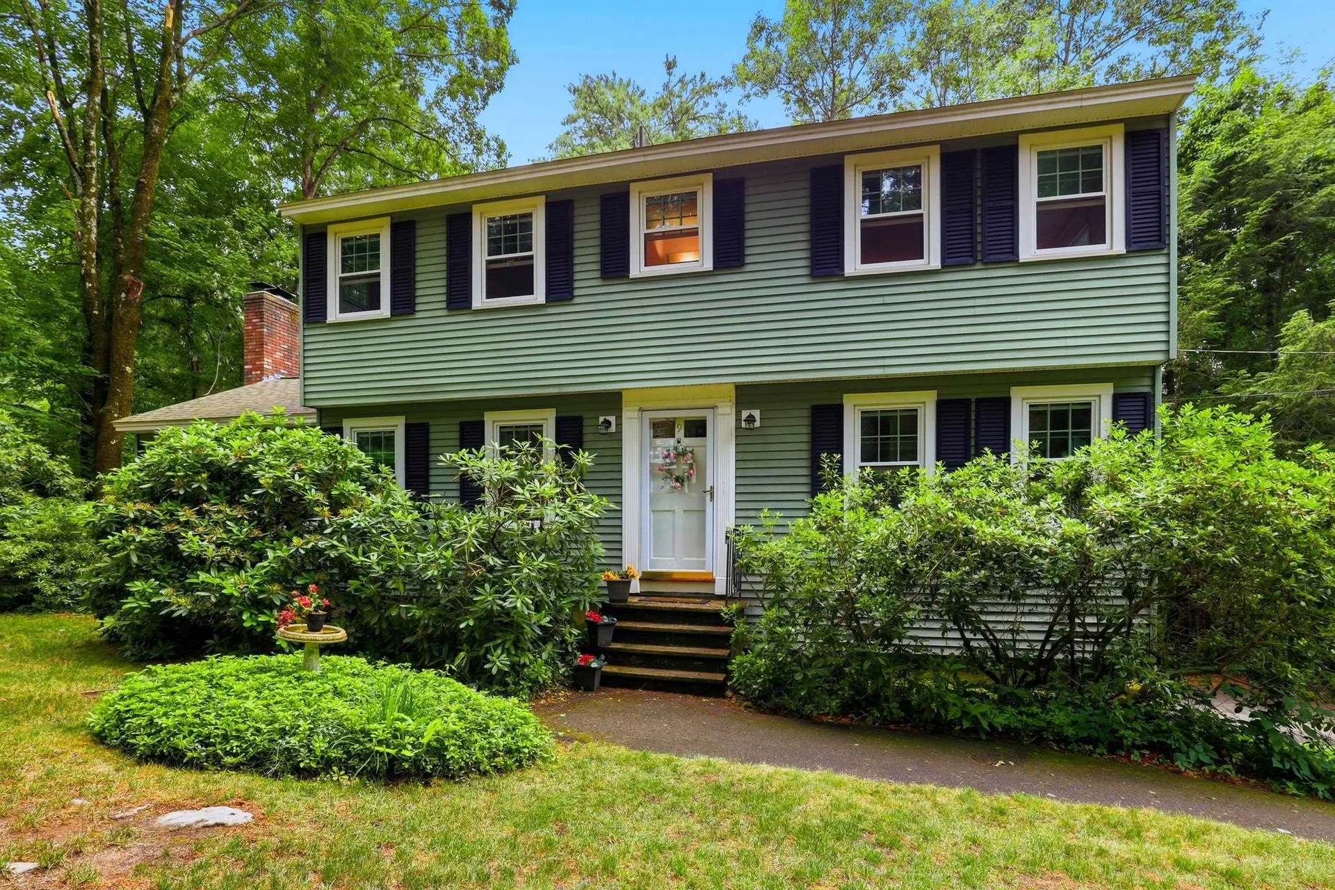 9 King Edward Drive Londonderry NH 03053