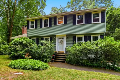 9 King Edward Drive Londonderry NH 03053