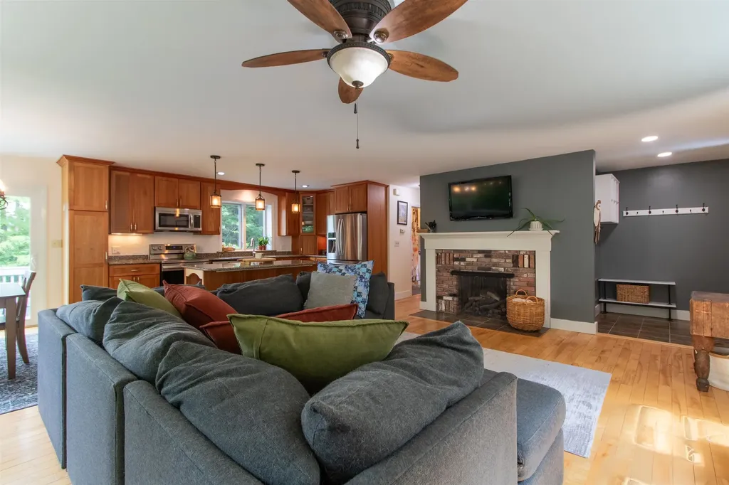 261 Rocky Ridge Road St. Johnsbury VT 05819