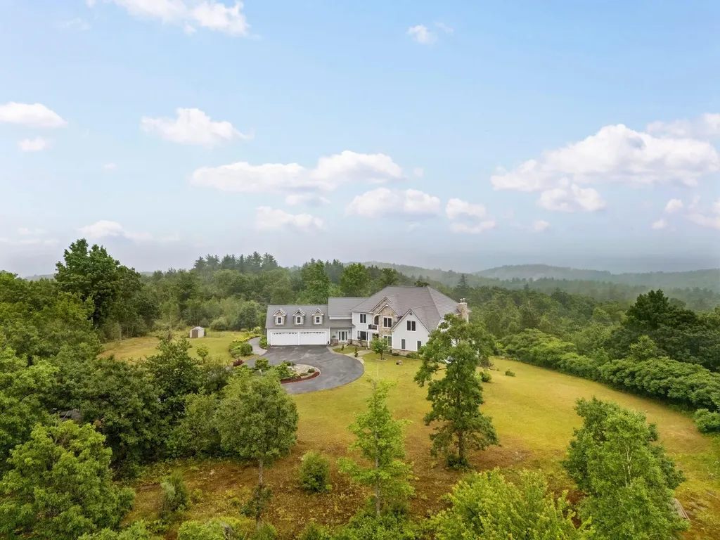 129 North Road Hillsborough NH 03244