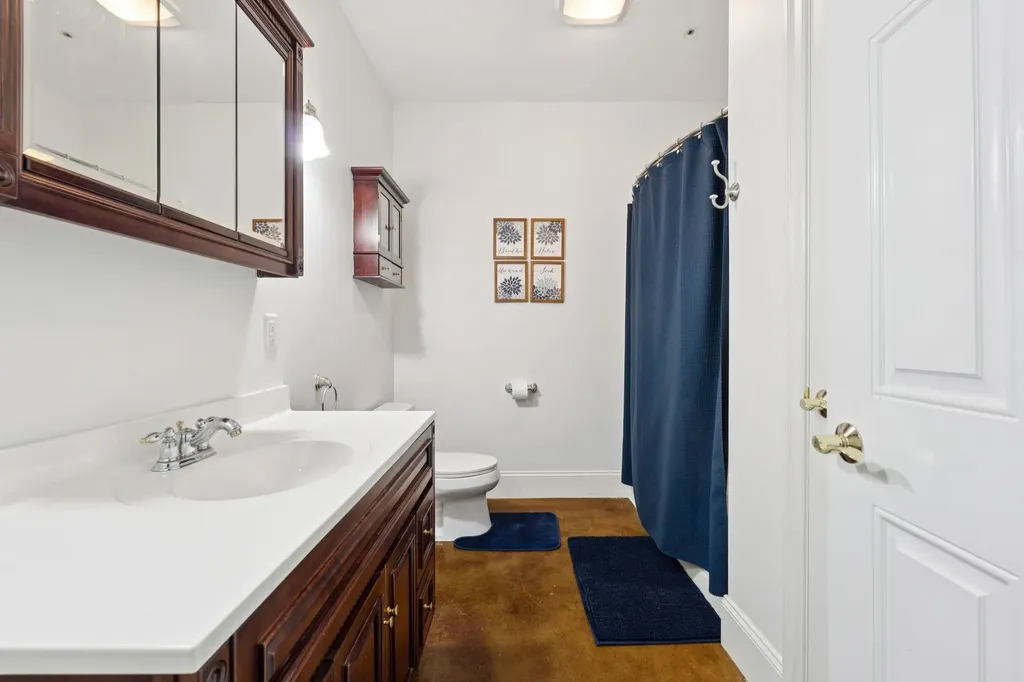 129 North Road Hillsborough NH 03244