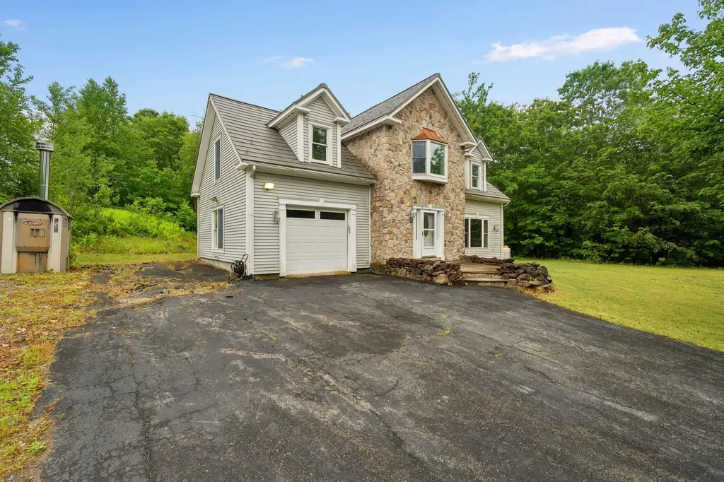 129 North Road Hillsborough NH 03244
