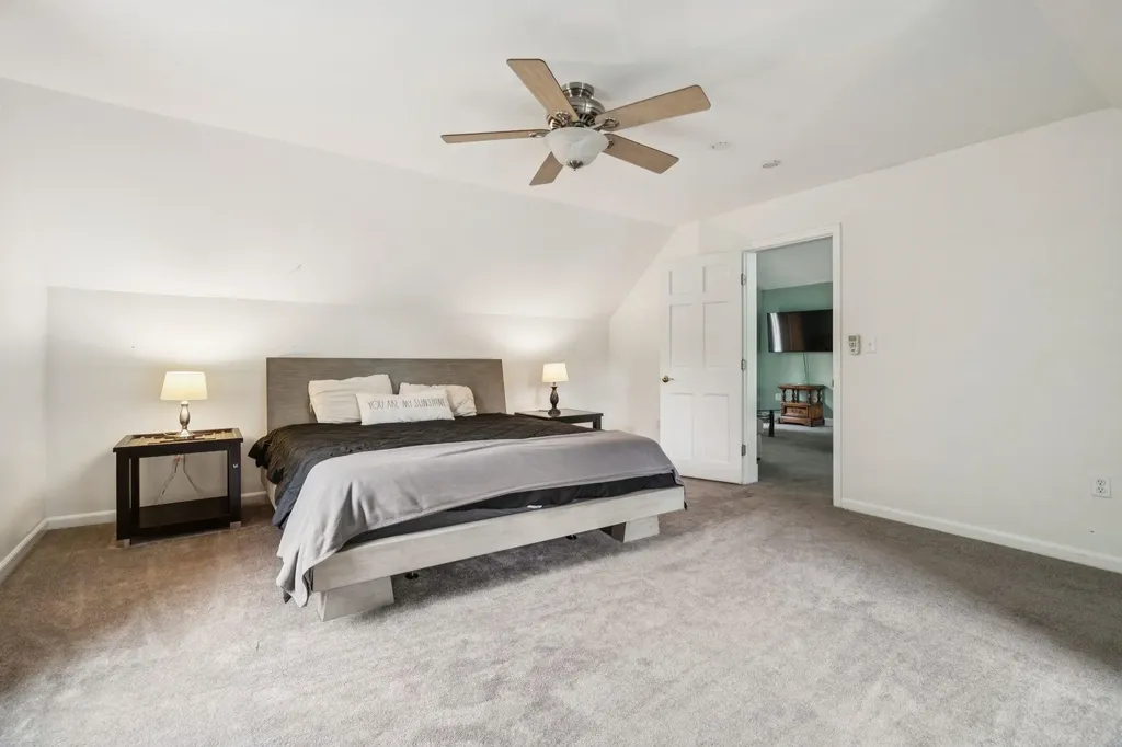 129 North Road Hillsborough NH 03244