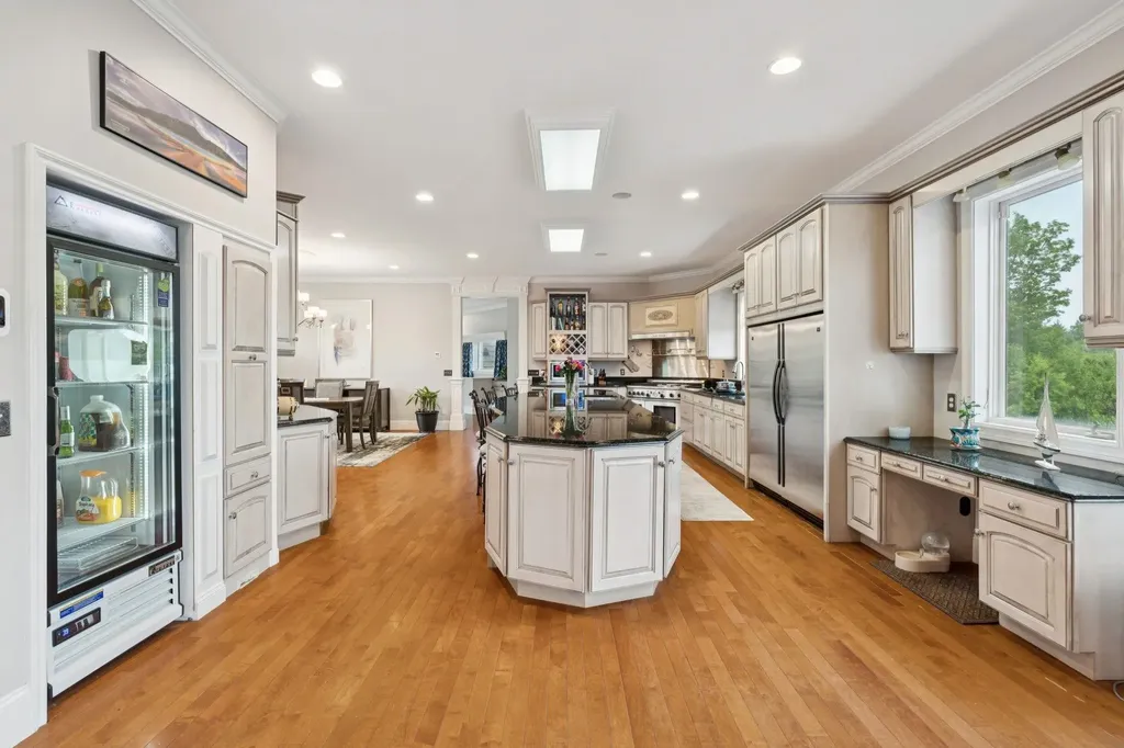 129 North Road Hillsborough NH 03244