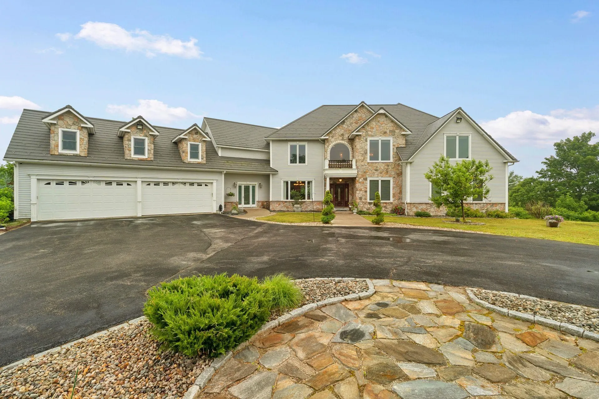 129 North Road Hillsborough NH 03244