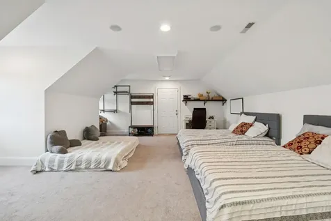 129 North Road Hillsborough NH 03244