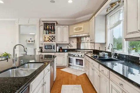 129 North Road Hillsborough NH 03244