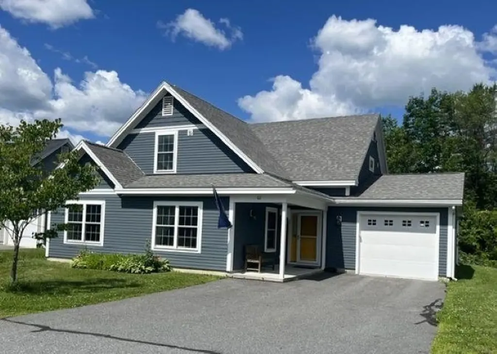 62 Pullman Lane Hartford VT 05001