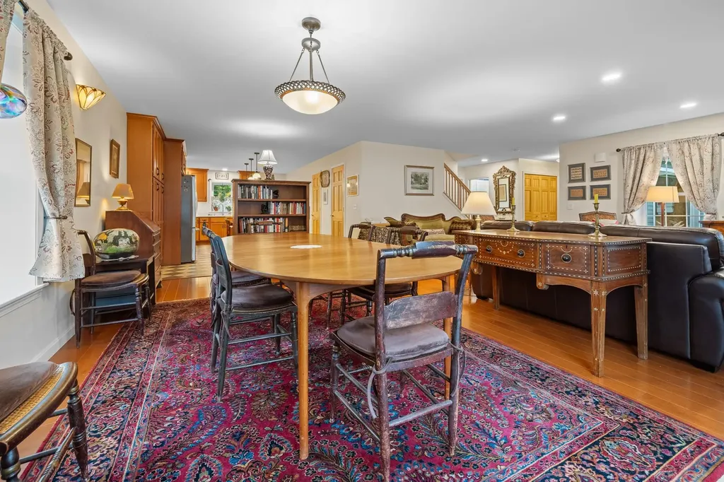 62 Pullman Lane Hartford VT 05001