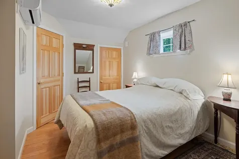 62 Pullman Lane Hartford VT 05001