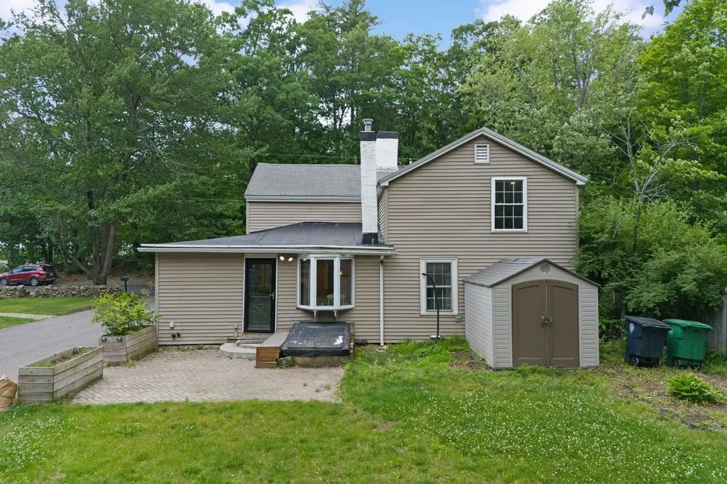 111 Manchester Street Nashua NH 03064