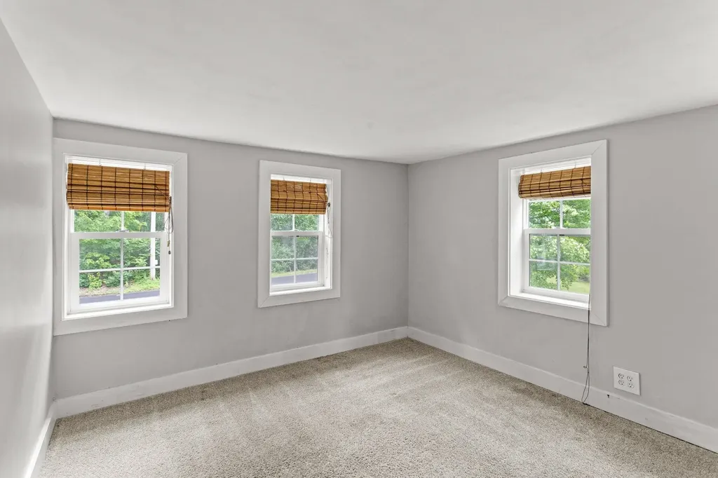 111 Manchester Street Nashua NH 03064