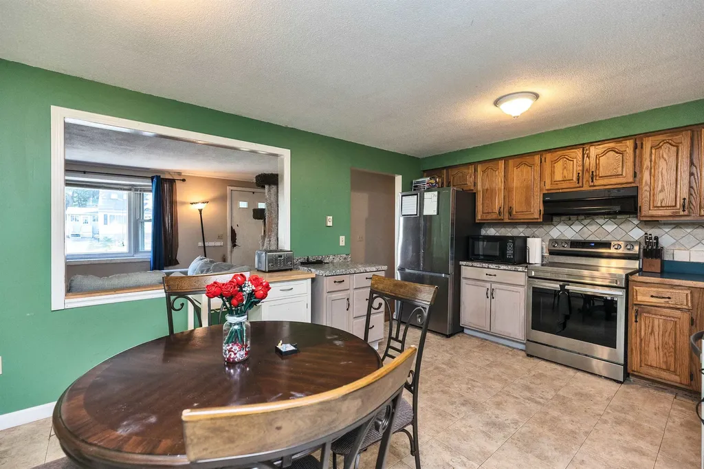 34 Caye Lane Manchester NH 03103