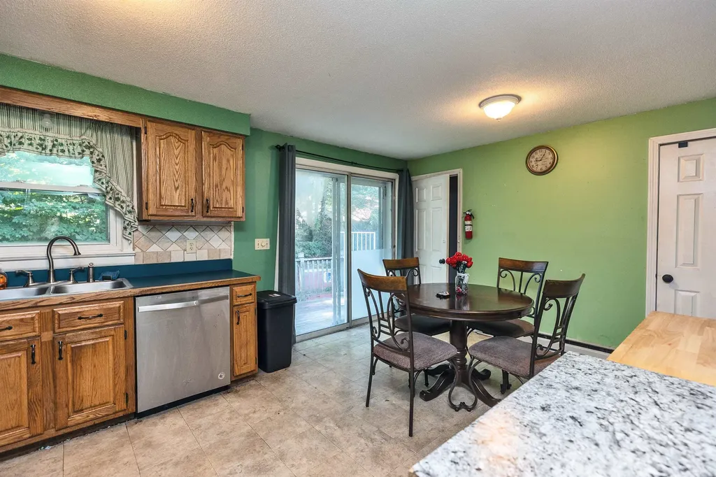 34 Caye Lane Manchester NH 03103